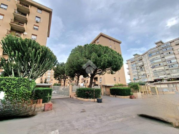 locale commerciale in vendita a Palermo