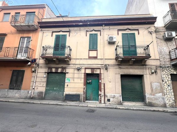 locale commerciale in vendita a Palermo in zona Oreto