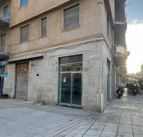 locale commerciale in vendita a Palermo in zona Oreto