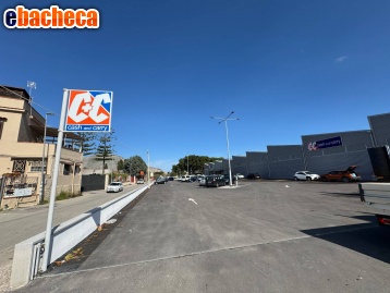 locale commerciale in vendita a Palermo