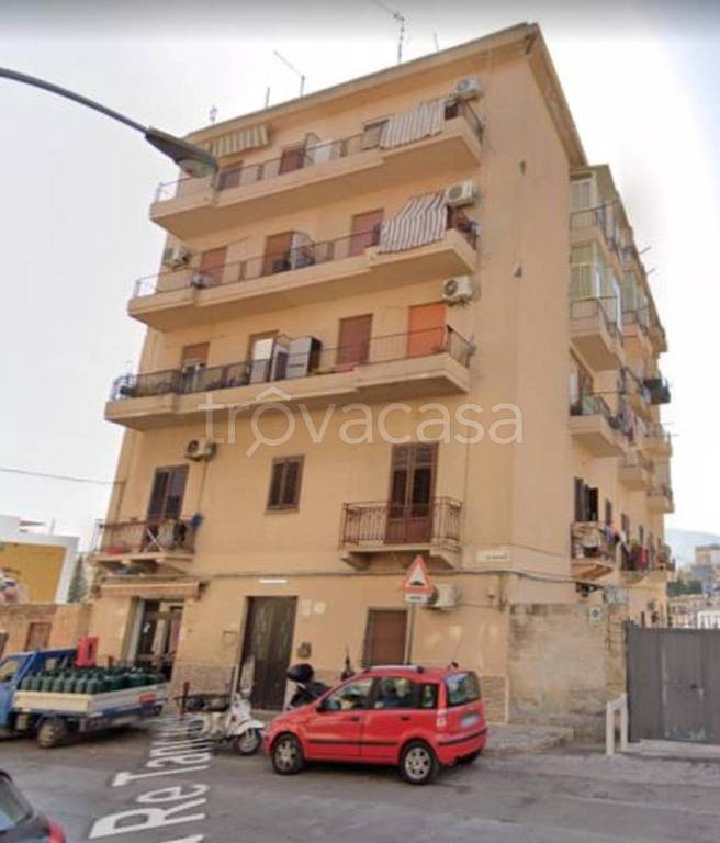 appartamento in vendita a Palermo in zona Zisa