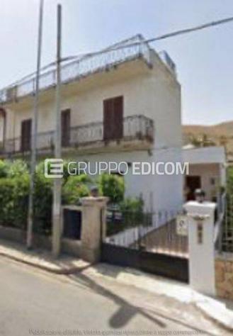 appartamento in vendita a Palermo in zona Partanna
