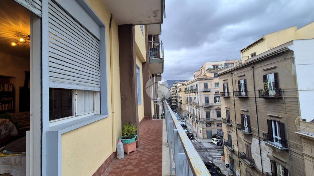 appartamento in vendita a Palermo in zona Politeama