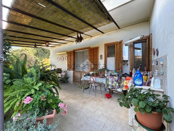 casa indipendente in vendita a Palermo in zona Villagrazia/Falsomiele