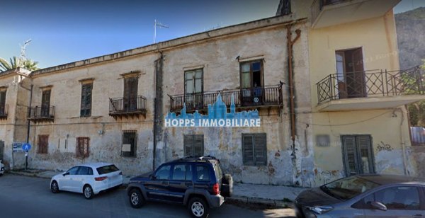 negozio in vendita a Palermo in zona Partanna