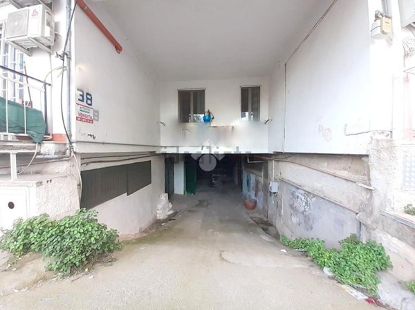 locale di sgombero in vendita a Palermo in zona Arenella/Vergine Maria