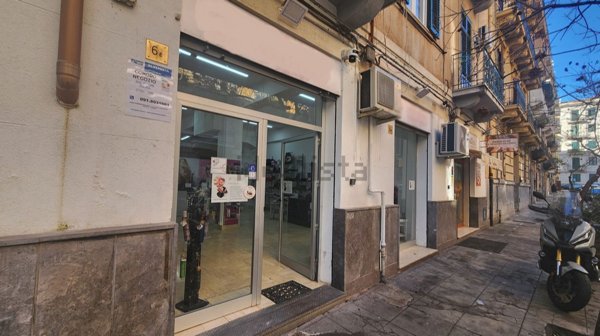 ufficio in vendita a Palermo in zona Zisa