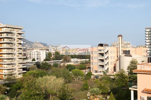appartamento in vendita a Palermo in zona Uditore