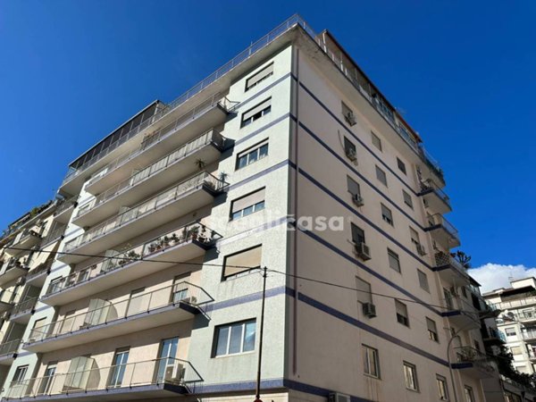appartamento in vendita a Palermo in zona Politeama