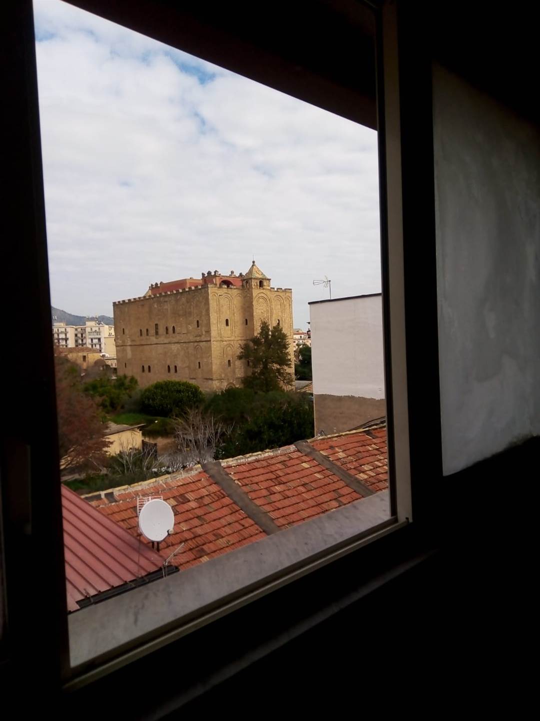 appartamento in vendita a Palermo in zona Zisa