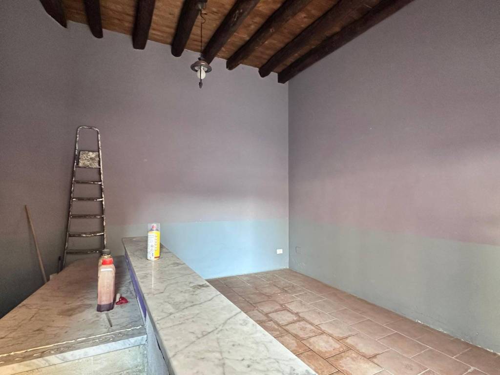 negozio in vendita a Palermo in zona Malaspina/Palagonia