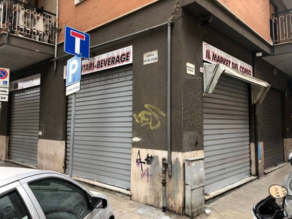 negozio in vendita a Palermo in zona Zisa