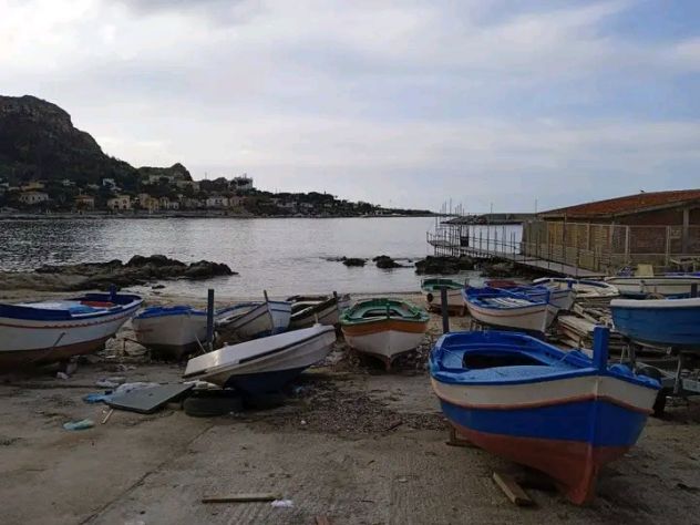 negozio in vendita a Palermo in zona Sferracavallo