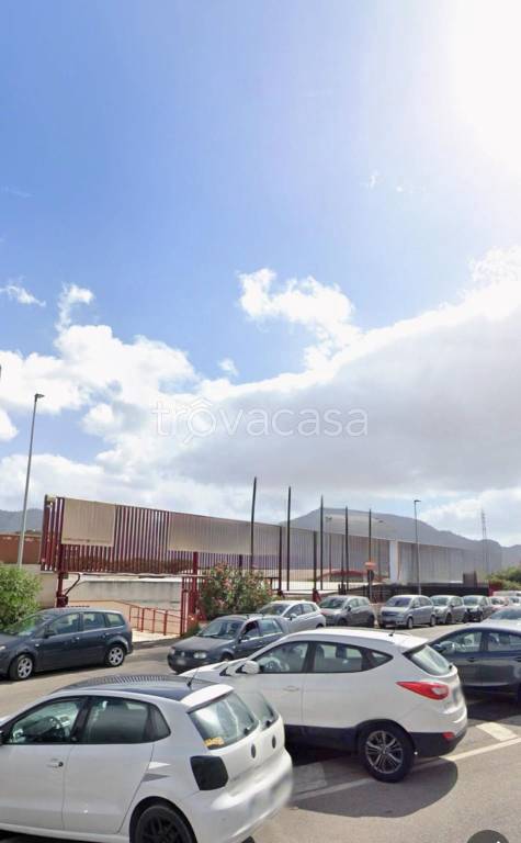 locale commerciale in vendita a Palermo in zona Uditore