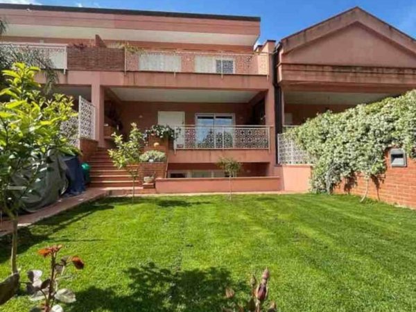 casa indipendente in vendita a Palermo in zona Mondello