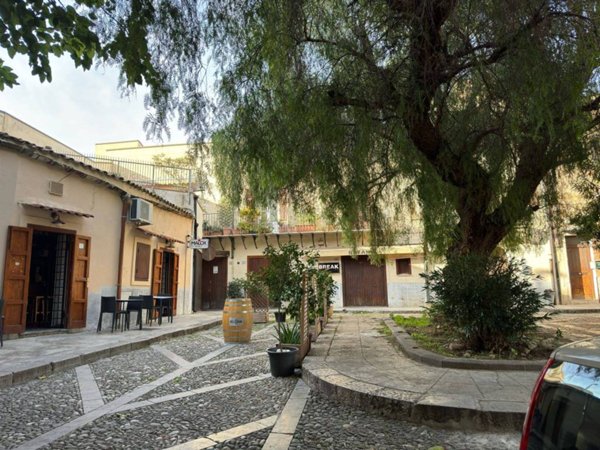 negozio in vendita a Palermo in zona Centro storico