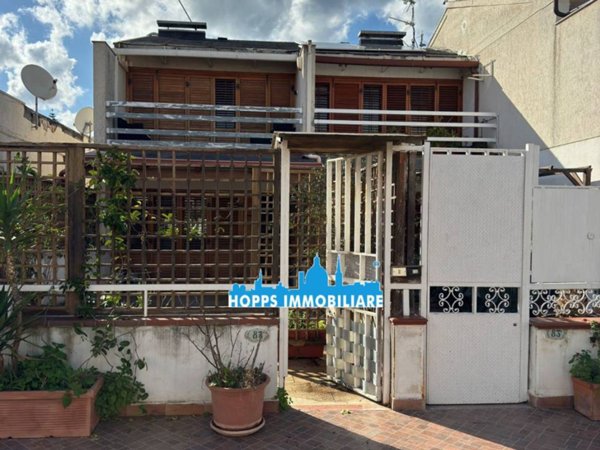 casa indipendente in vendita a Palermo in zona Partanna