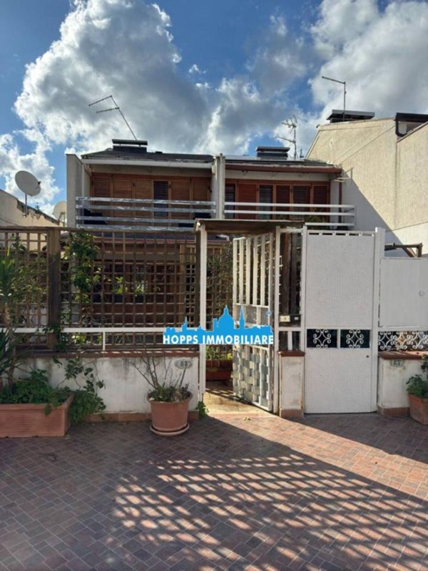 casa indipendente in vendita a Palermo in zona Partanna
