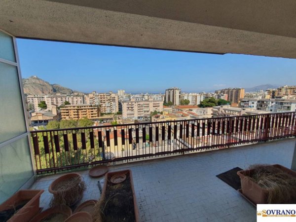 appartamento in vendita a Palermo in zona Malaspina/Palagonia