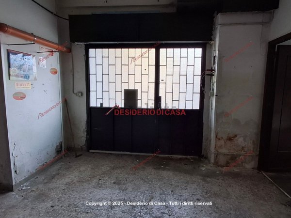 locale di sgombero in vendita a Palermo in zona San Lorenzo