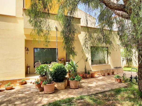 casa indipendente in vendita a Palermo in zona Mondello