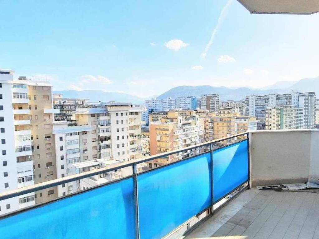 appartamento in vendita a Palermo in zona Zisa