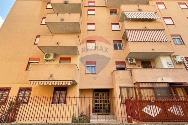 appartamento in vendita a Palermo in zona Zisa