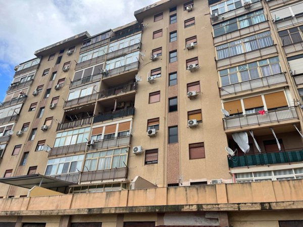 appartamento in vendita a Palermo in zona Tommaso Natale