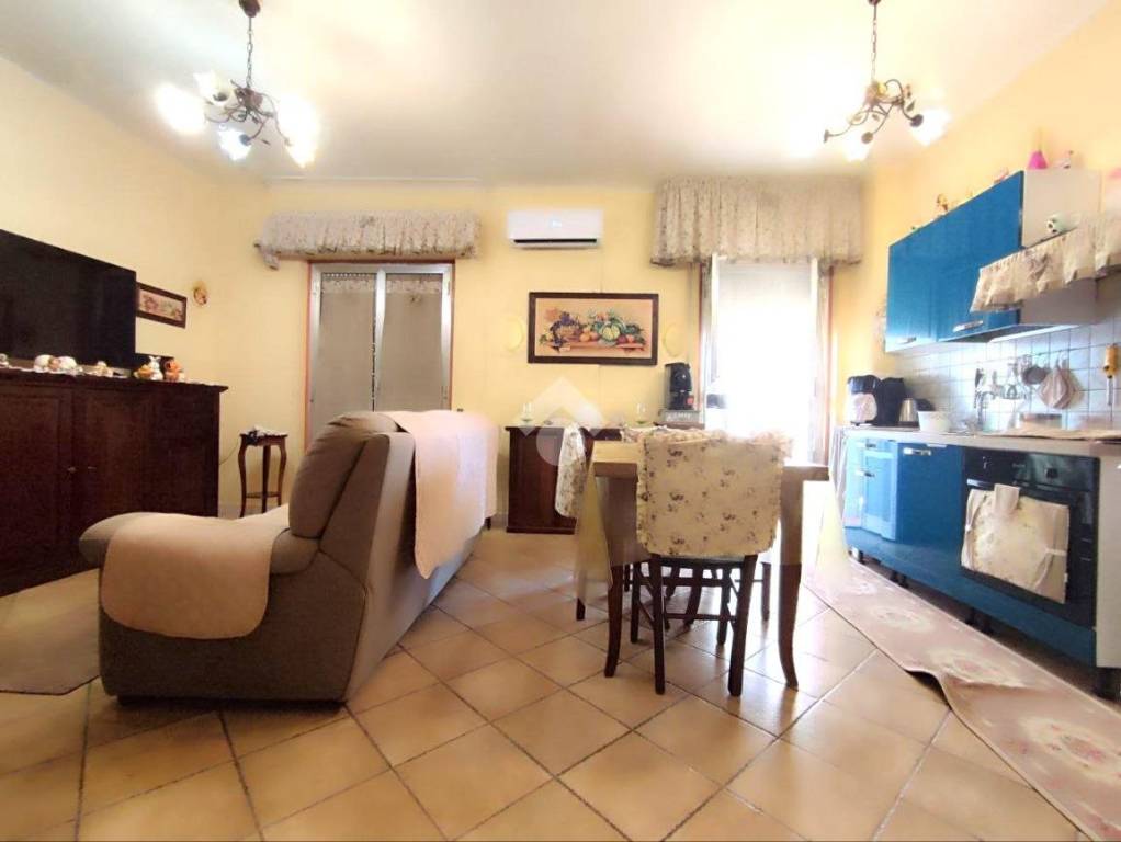 appartamento in vendita a Palermo in zona Malaspina/Palagonia