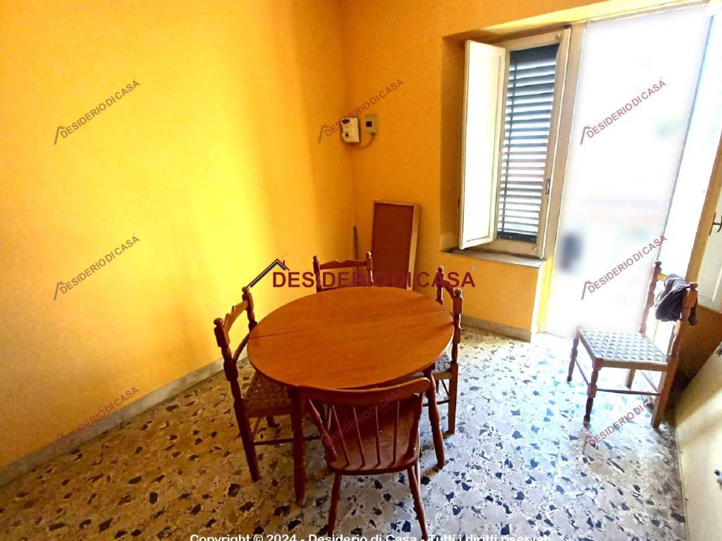 appartamento in vendita a Palermo in zona Malaspina/Palagonia
