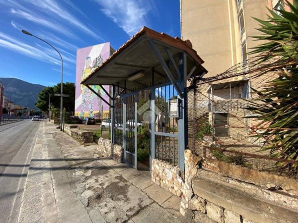 appartamento in vendita a Palermo in zona Acqua dei Corsari