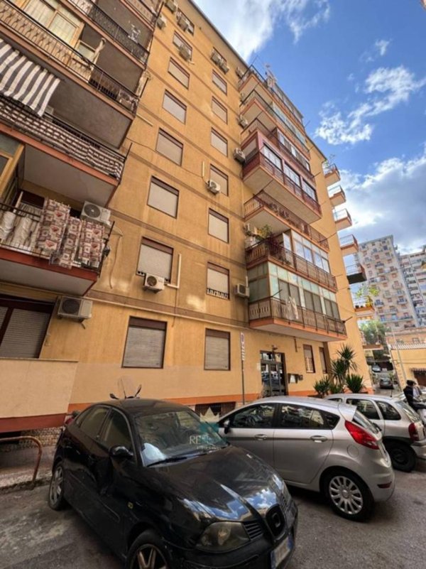 appartamento in vendita a Palermo in zona Montegrappa / Santa Rosalia