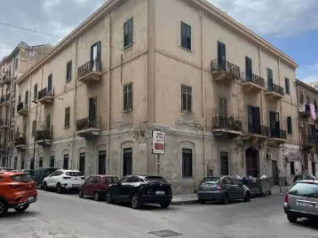 appartamento in vendita a Palermo in zona Montegrappa / Santa Rosalia