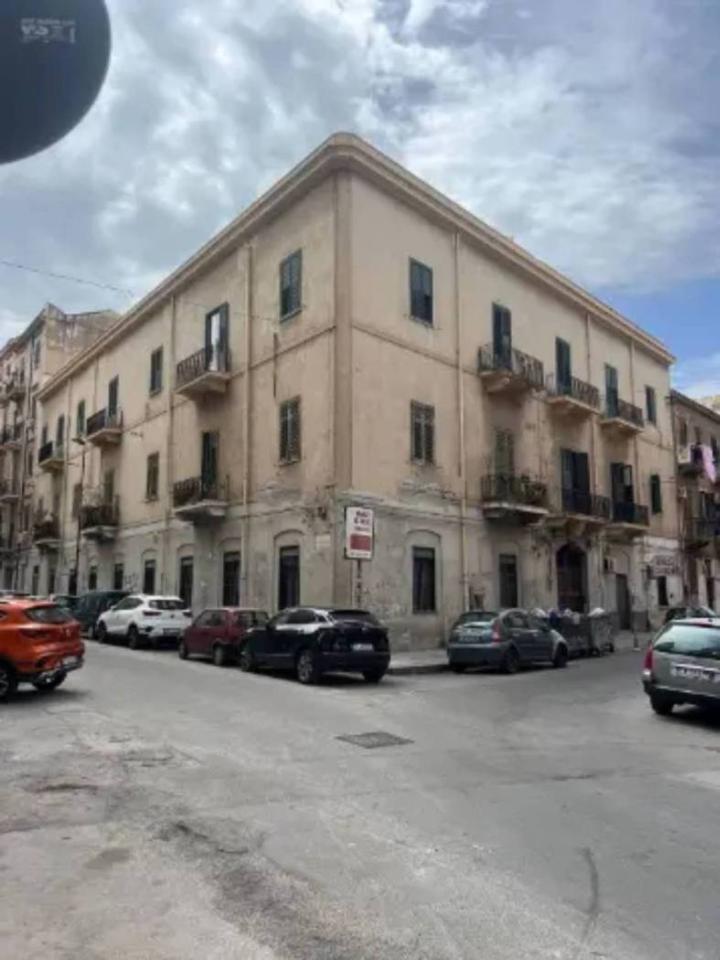 appartamento in vendita a Palermo in zona Montegrappa / Santa Rosalia