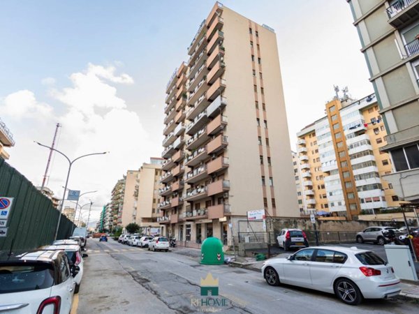 appartamento in vendita a Palermo in zona Politeama
