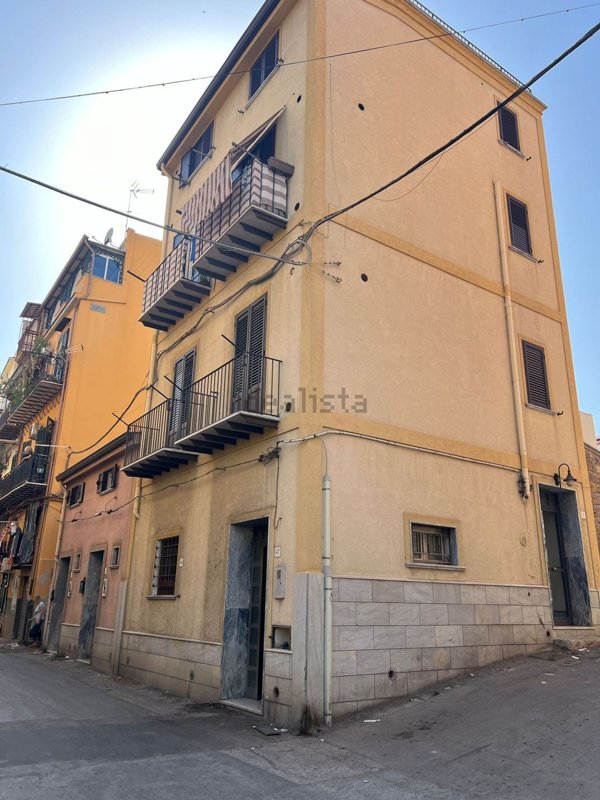 casa semindipendente in vendita a Palermo in zona Centro storico