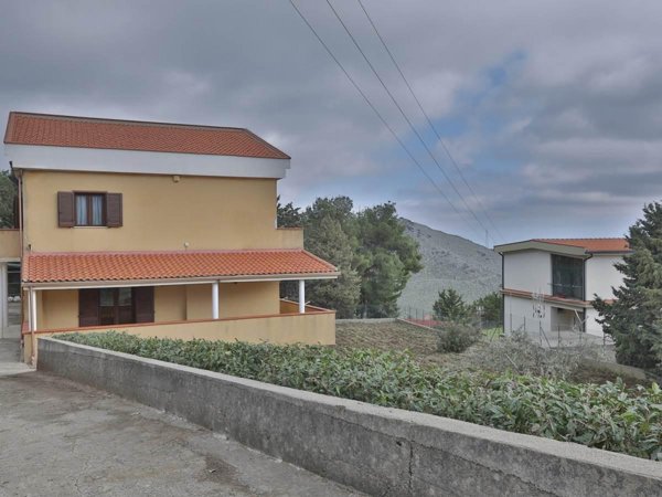 casa indipendente in vendita a Palermo in zona Passo di Rigano