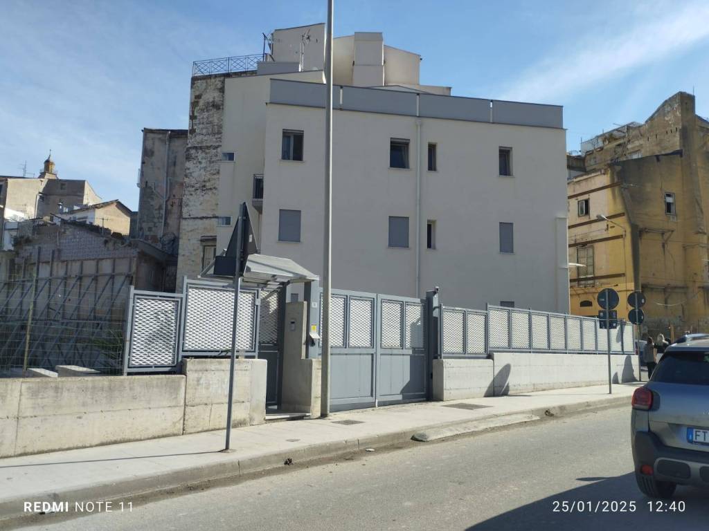 appartamento in vendita a Palermo in zona Zisa