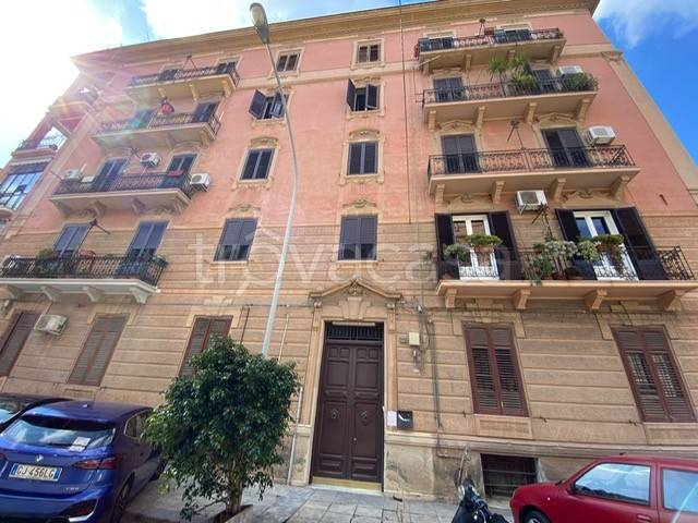 appartamento in vendita a Palermo in zona Zisa