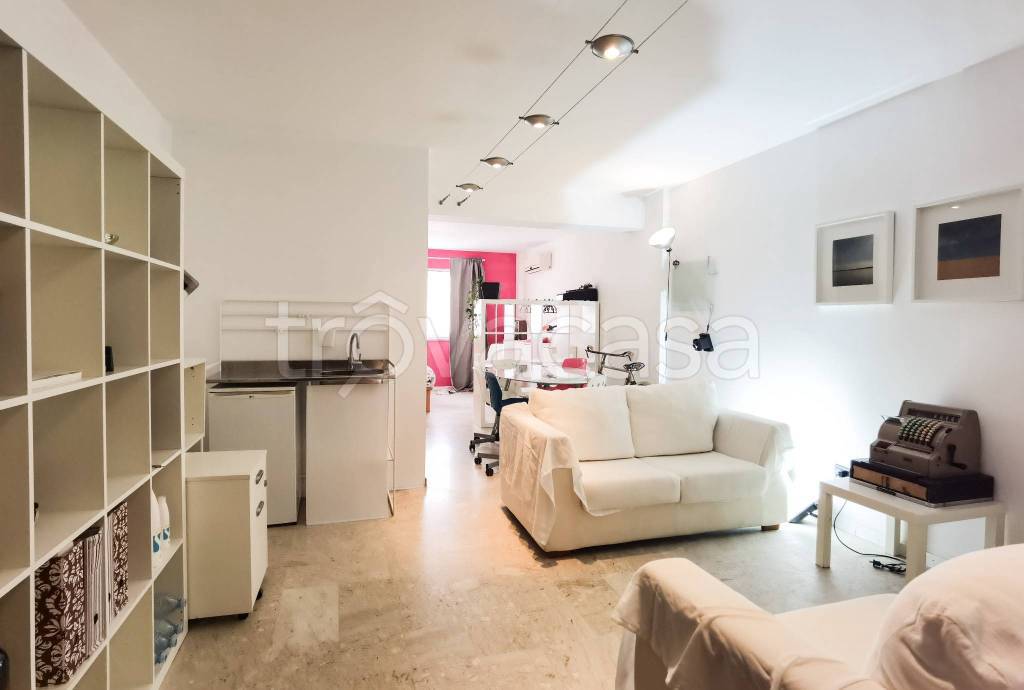 appartamento in vendita a Palermo in zona Zisa