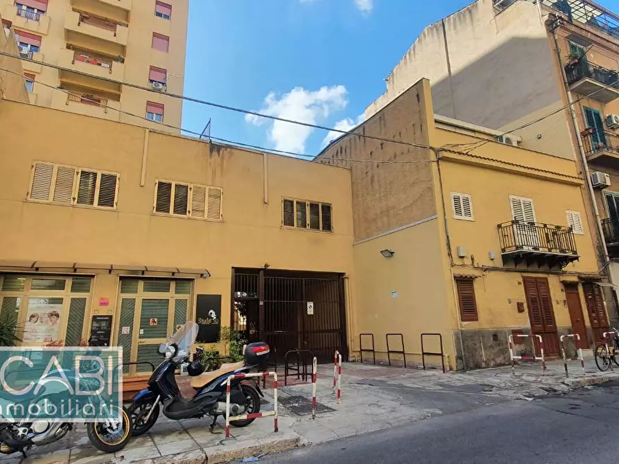 appartamento in vendita a Palermo in zona Zisa