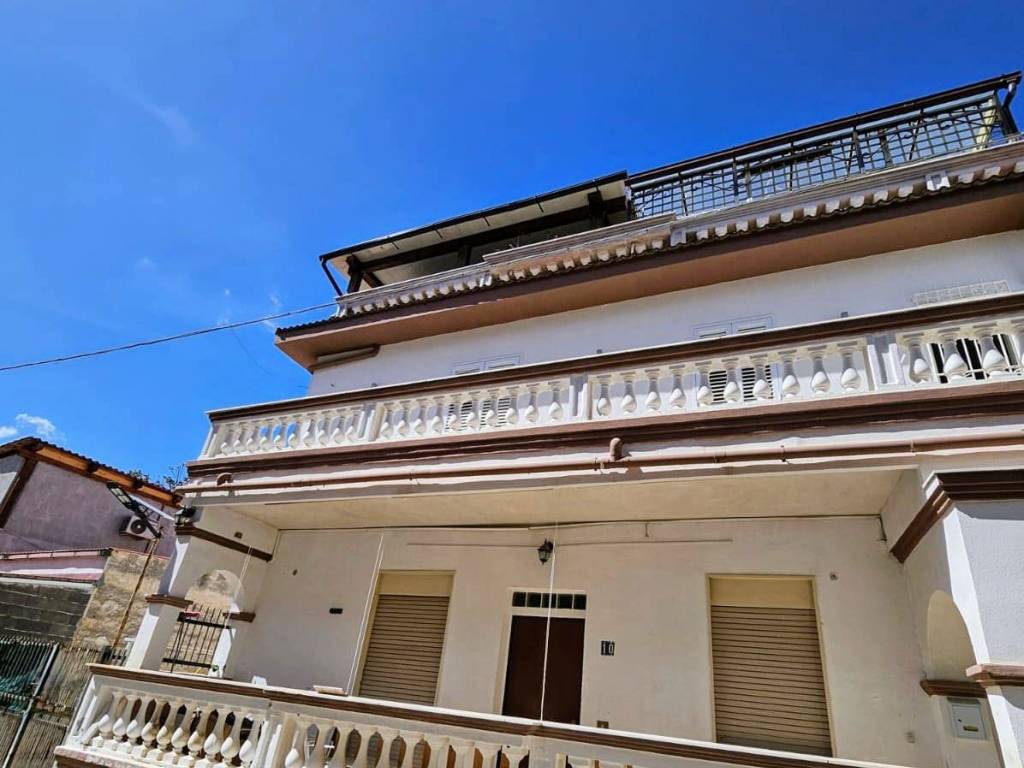 appartamento in vendita a Palermo in zona Partanna