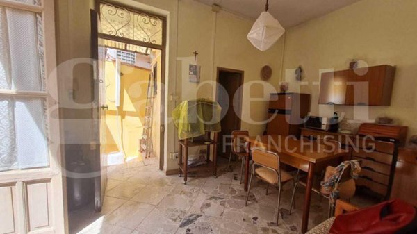 appartamento in vendita a Palermo in zona Montegrappa / Santa Rosalia