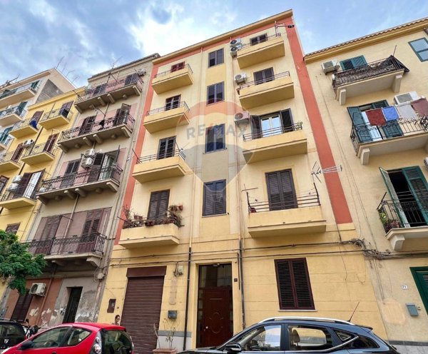 appartamento in vendita a Palermo in zona Montegrappa / Santa Rosalia