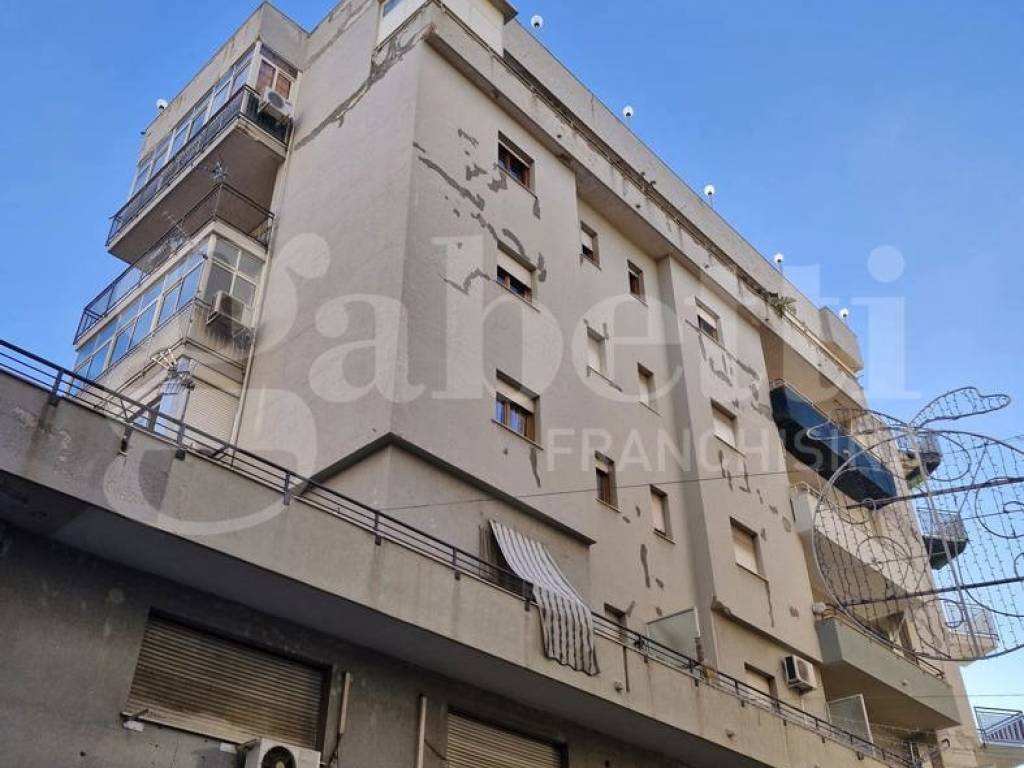 appartamento in vendita a Palermo in zona Montegrappa / Santa Rosalia