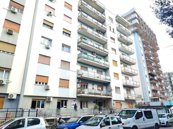 appartamento in vendita a Palermo in zona Malaspina/Palagonia