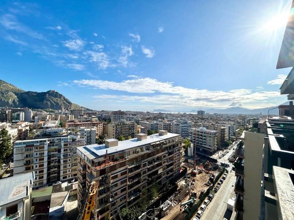 appartamento in vendita a Palermo in zona Libertà