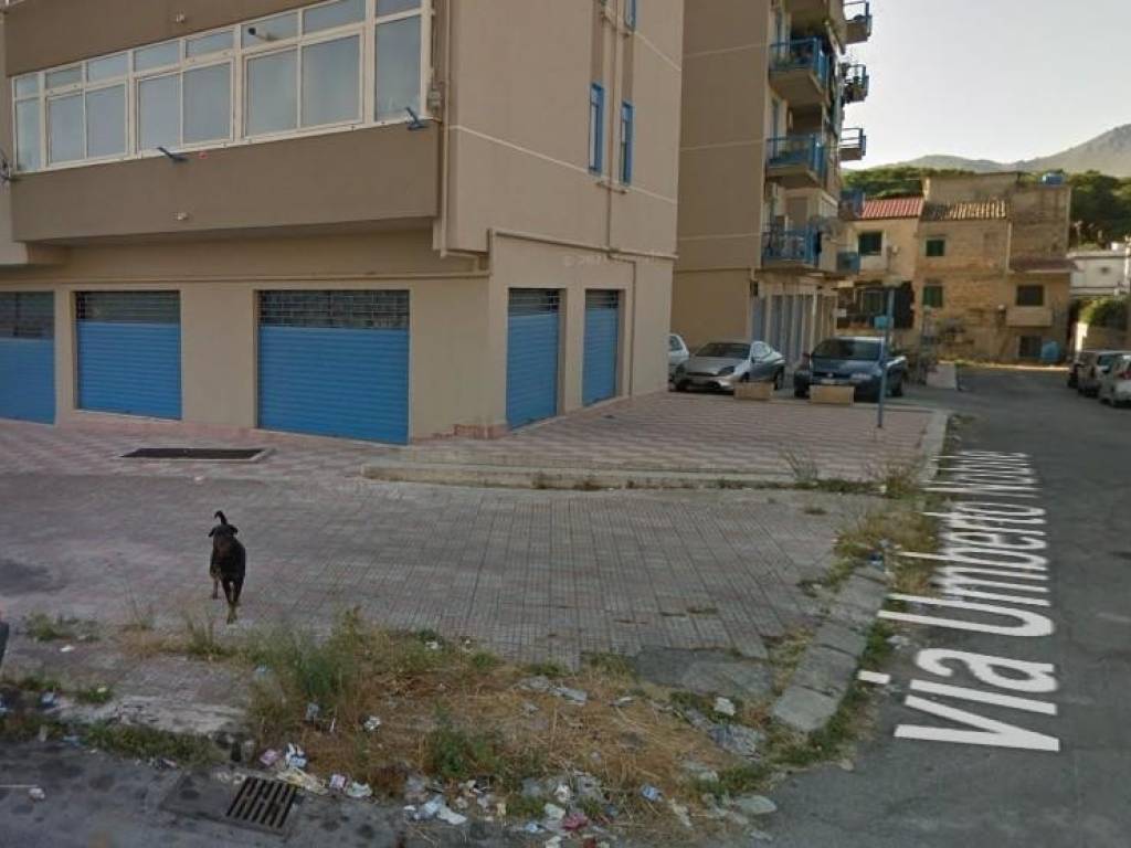 negozio in vendita a Palermo in zona Calatafimi / Cuba