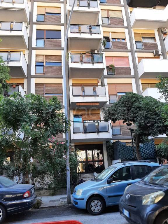 locale commerciale in vendita a Palermo