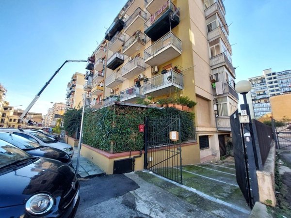 locale commerciale in vendita a Palermo in zona Settecannoli